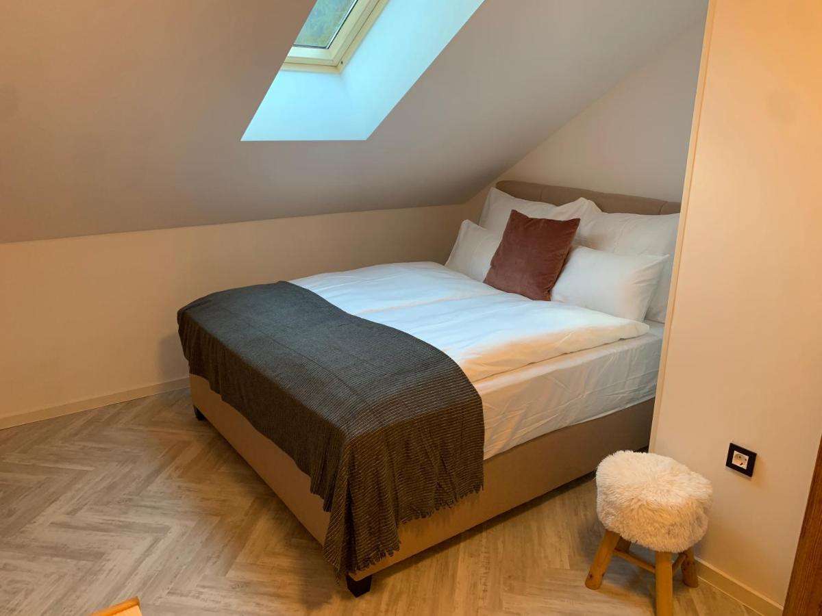 Pine Tree Holiday House กอซด์มาร์ทูลเย็ก ภายนอก รูปภาพ
