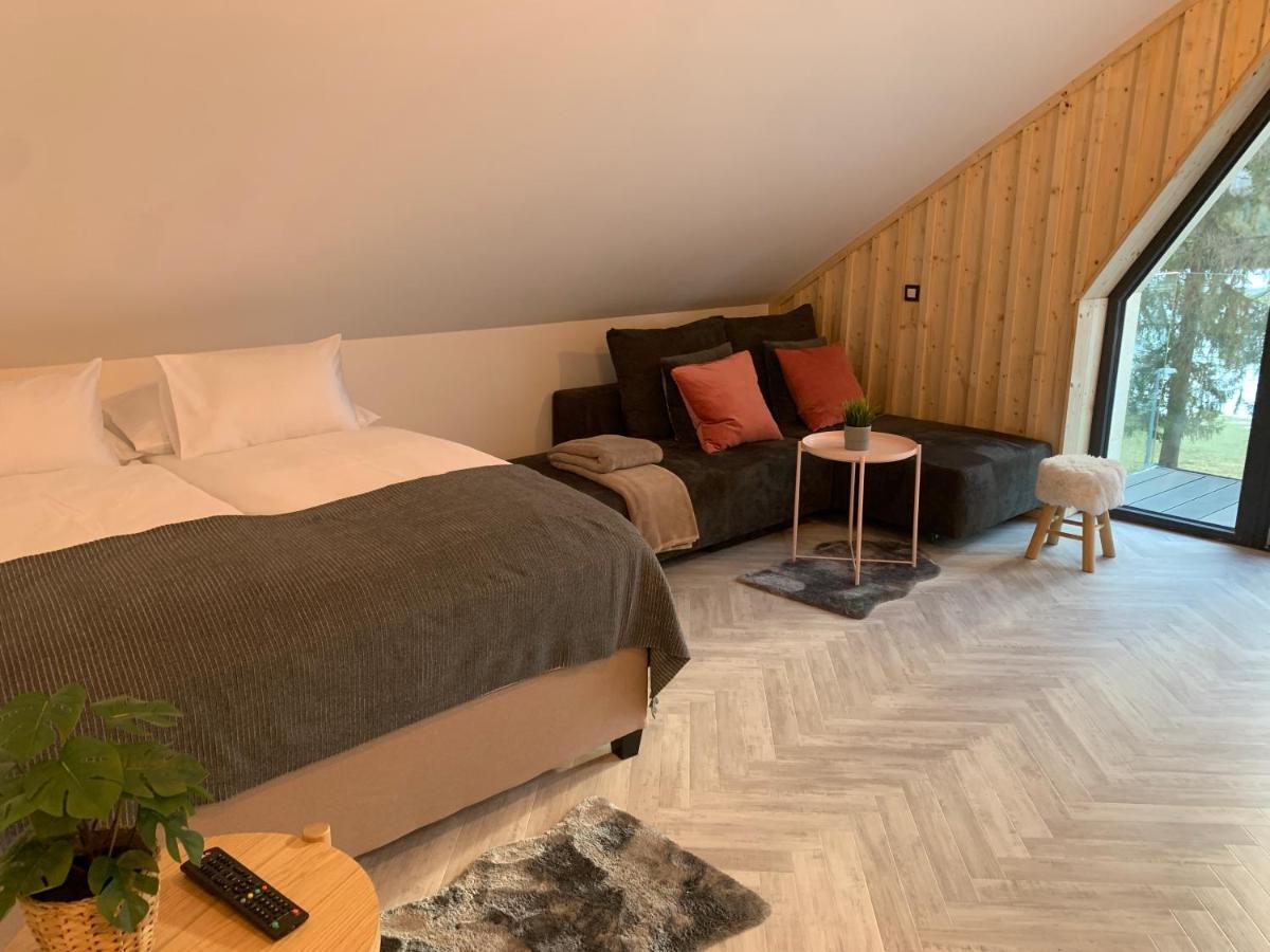 Pine Tree Holiday House กอซด์มาร์ทูลเย็ก ภายนอก รูปภาพ