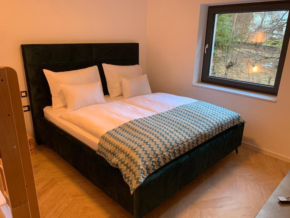Pine Tree Holiday House กอซด์มาร์ทูลเย็ก ภายนอก รูปภาพ