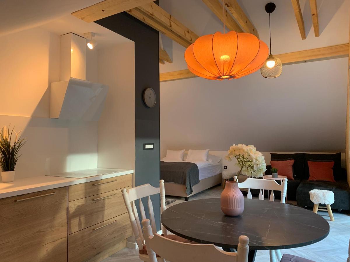 Pine Tree Holiday House กอซด์มาร์ทูลเย็ก ภายนอก รูปภาพ